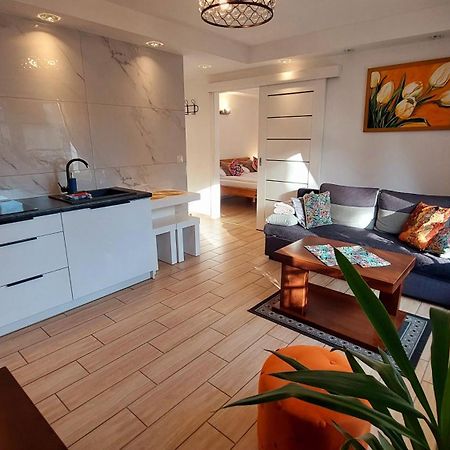 אוסטראון Apartamenty Biala Perla מראה חיצוני תמונה