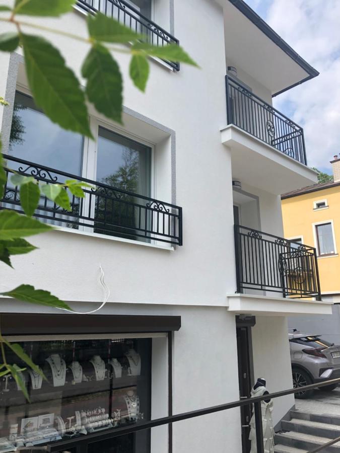 אוסטראון Apartamenty Biala Perla מראה חיצוני תמונה