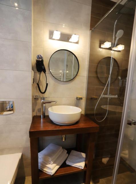 אוסטראון Apartamenty Biala Perla מראה חיצוני תמונה