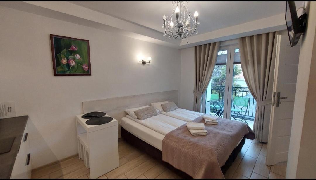 אוסטראון Apartamenty Biala Perla מראה חיצוני תמונה