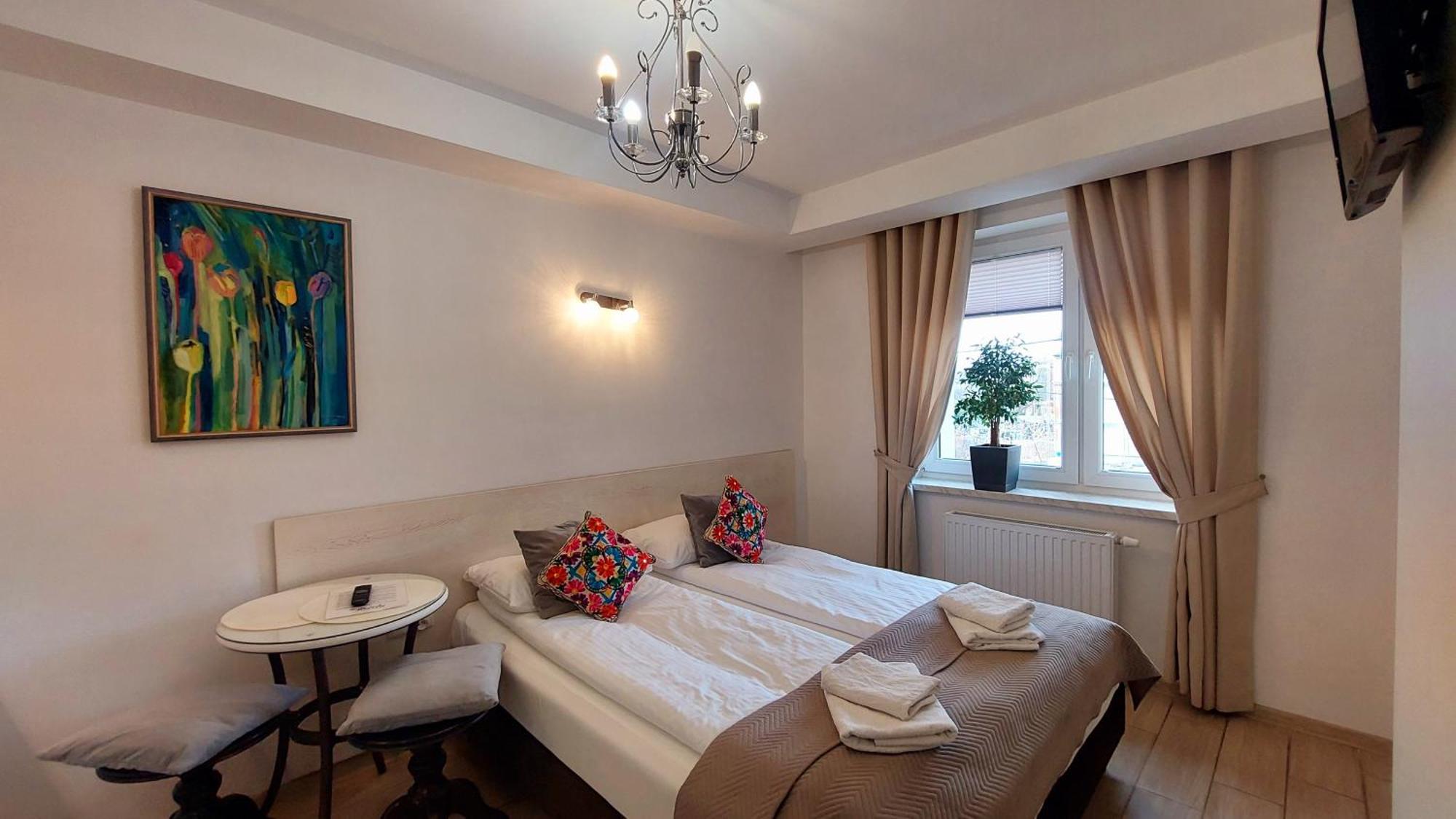 אוסטראון Apartamenty Biala Perla מראה חיצוני תמונה