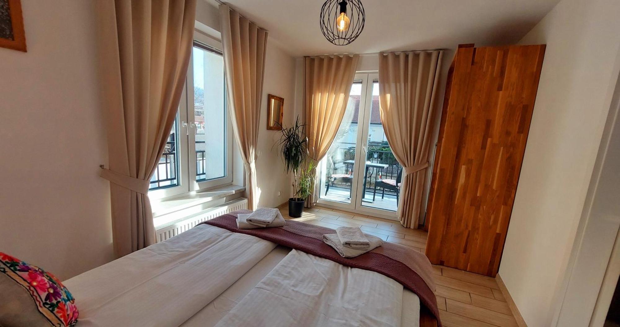 אוסטראון Apartamenty Biala Perla מראה חיצוני תמונה